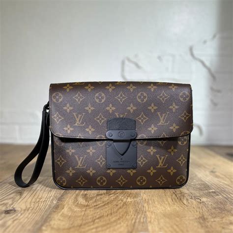 Products by Louis Vuitton: S Lock A4 Pouch